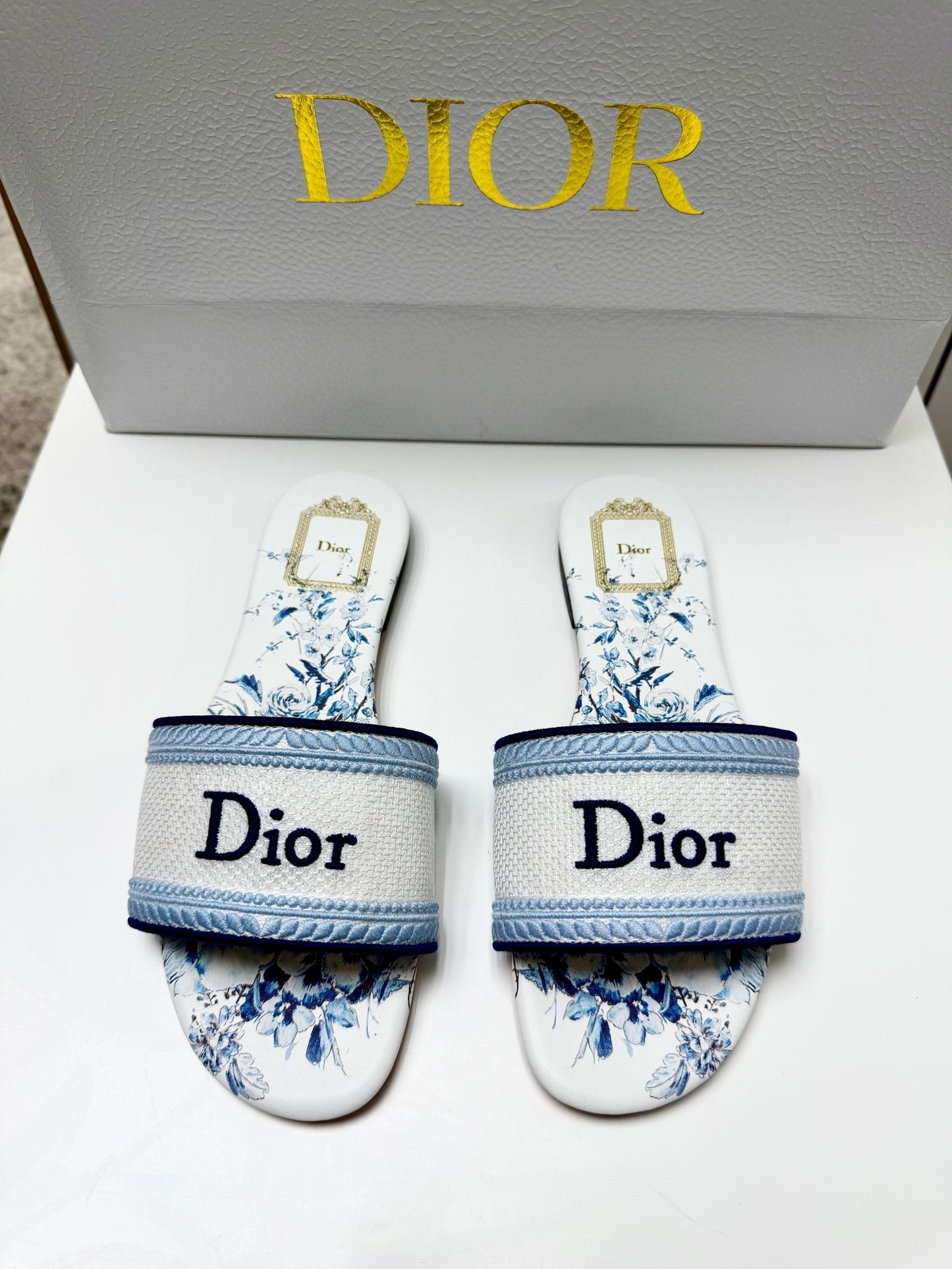 CD 26s Floral Embroidered Sandals White Blue Canvas 683028