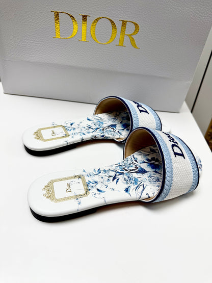 CD 26s Floral Embroidered Sandals White Blue Canvas 683028