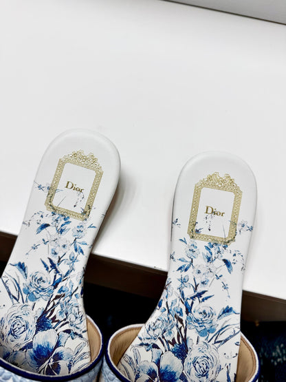 CD 26s Floral Embroidered Sandals White Blue Canvas 683028
