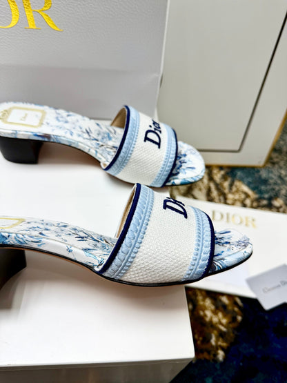 CD 26s Floral Embroidered Sandals White Blue Canvas 683028