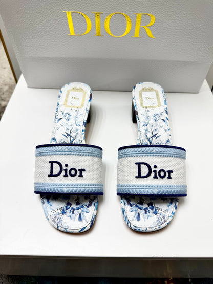 CD 26s Floral Embroidered Sandals White Blue Canvas 683028