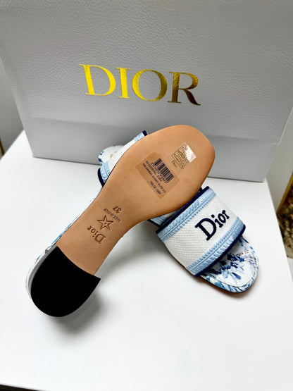 CD 26s Floral Embroidered Sandals White Blue Canvas 683028