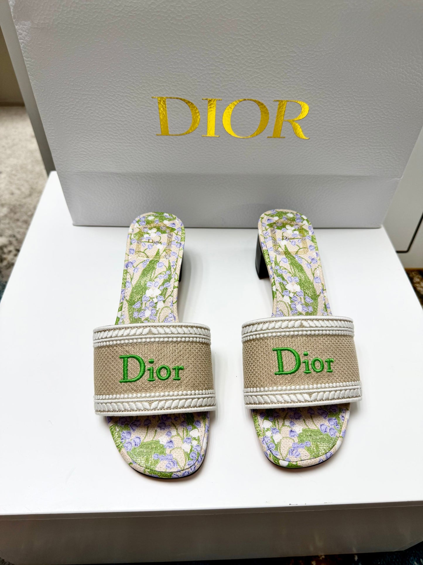 CD 26s Floral Embroidered Sandals Green Beige Canvas 683035
