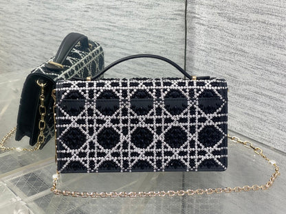 Dior 2026 Top Handle Embroidered Bag 21cm Calfskin 352086