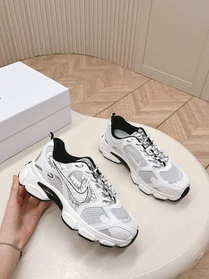 CD 26s Chrono Sneakers White Black Cowhide Mesh 643753