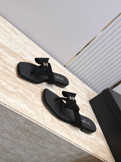 Chanel 2026 Bow Thong Sandal 15mm Suede Calfskin 898999