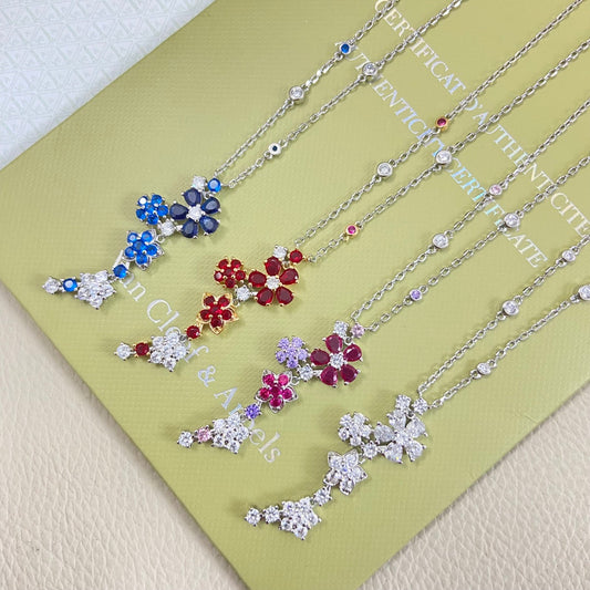VCA Flower Pendant White Gold Diamond