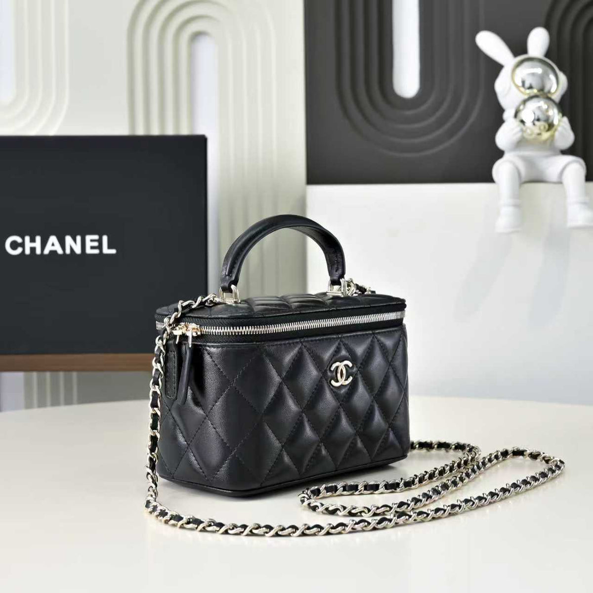 CC 26s Vanity Case Black Quilted Lambskin 286289