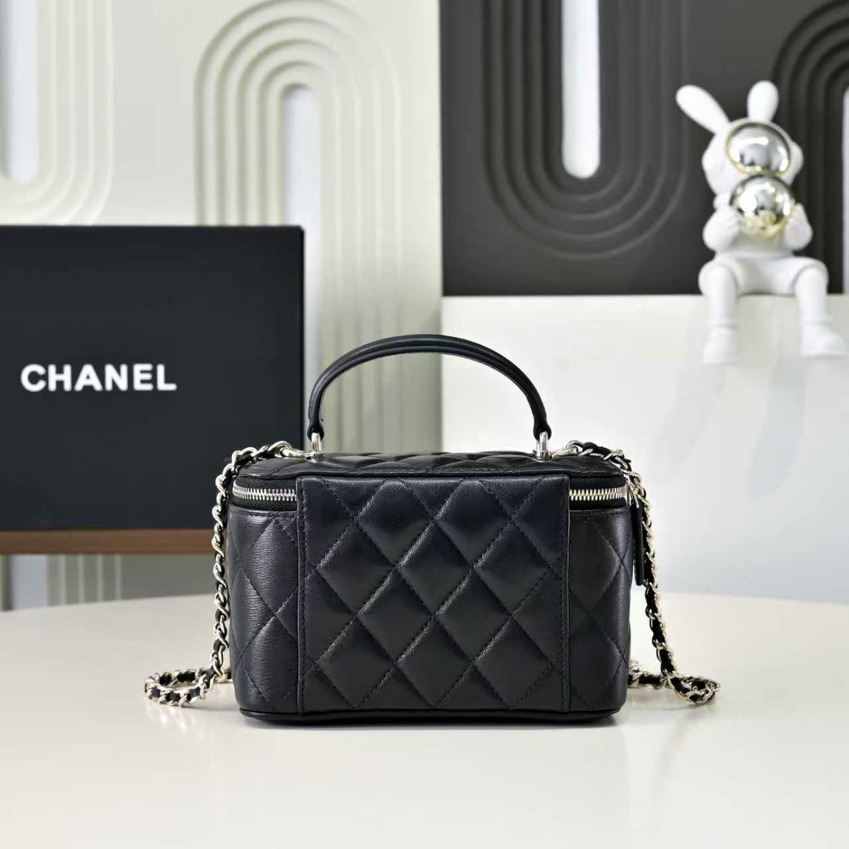 CC 26s Vanity Case Black Quilted Lambskin 286289
