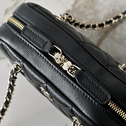 Chanel 2026 Chain Clutch Bag 19.5cm Black Calfskin 140657