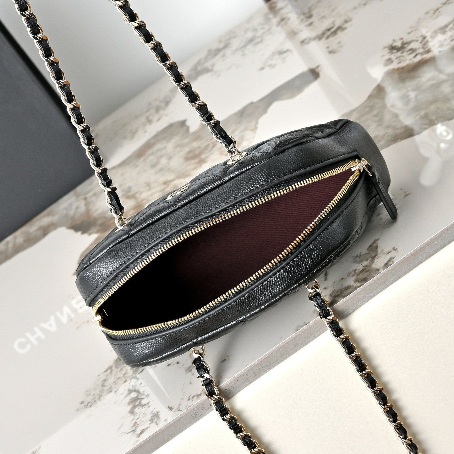 Chanel 2026 Chain Clutch Bag 19.5cm Black Calfskin 140657