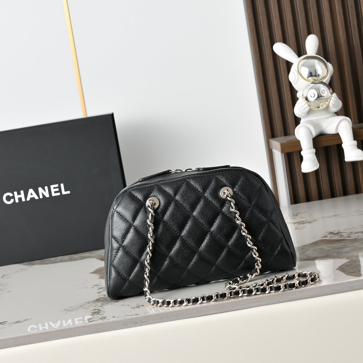 Chanel 2026 Chain Clutch Bag 19.5cm Black Calfskin 140657