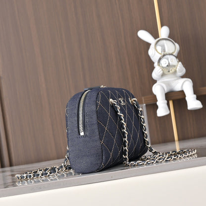 Chanel 2026 Chain Clutch Bag 19.5cm Blue Denim Leather 140656