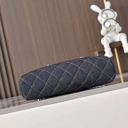 Chanel 2026 Chain Clutch Bag 19.5cm Blue Denim Leather 140656