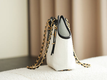 Chanel 2026 Maxi Hobo Bag 28cm White Straw Leather 351096
