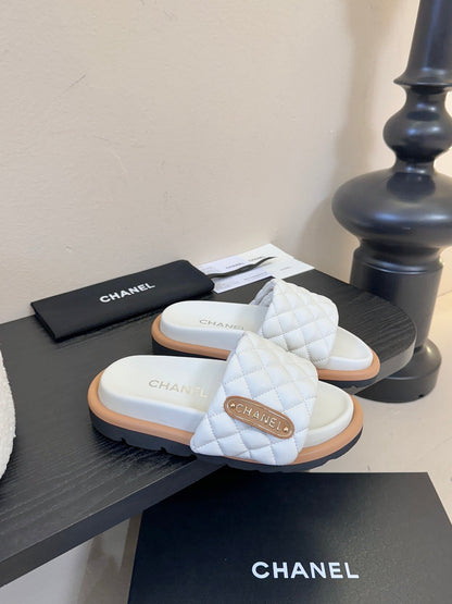CC 26s Slippers White Beige Sheepskin 627171