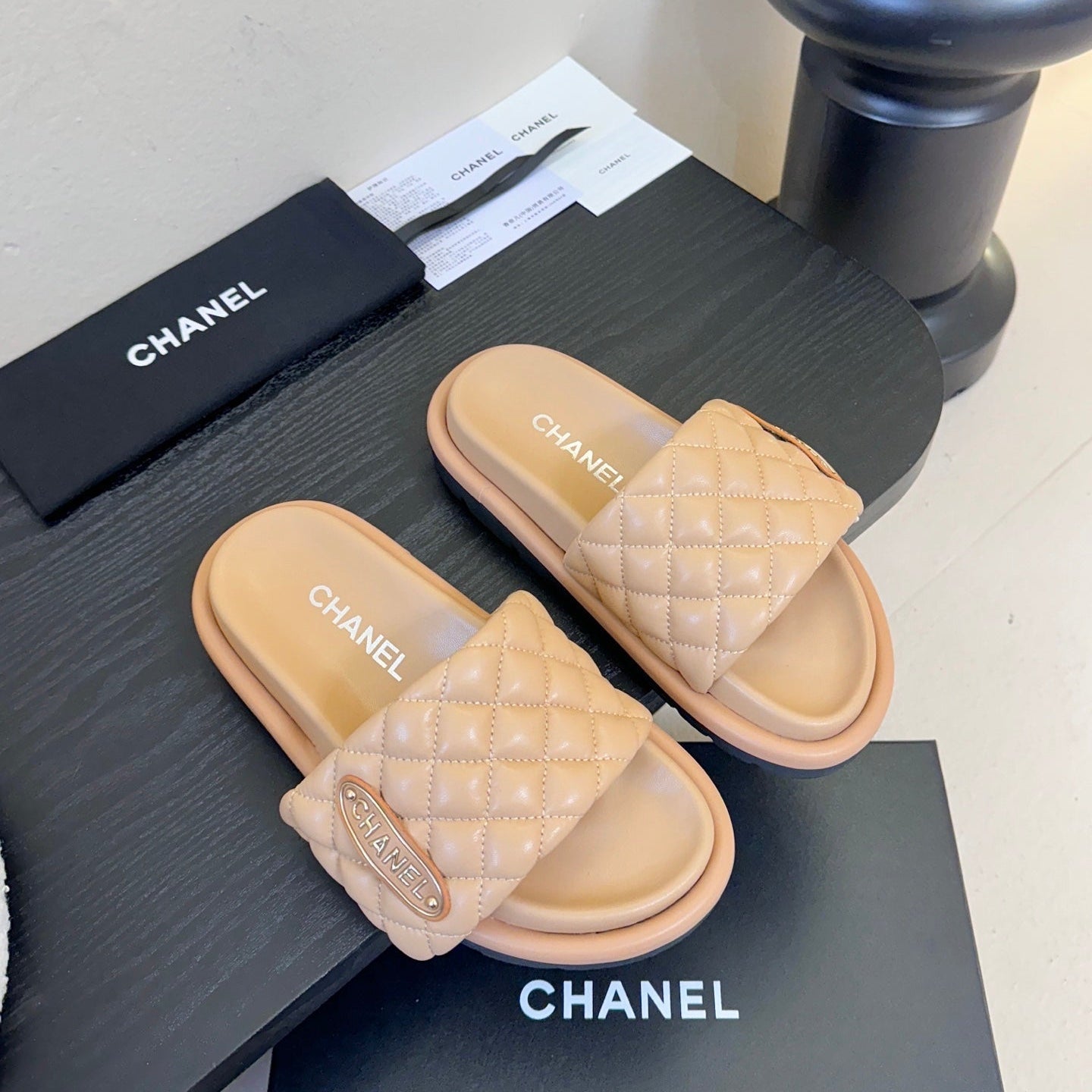 CC 26s Slippers Beige Sheepskin 627172