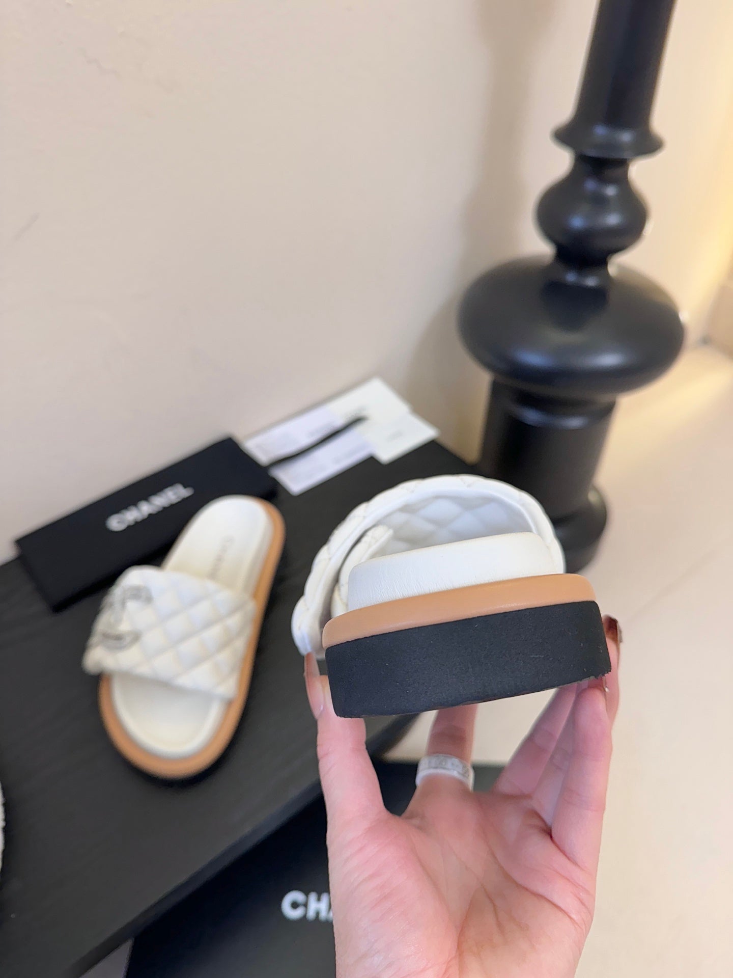 CC 26s Slippers White Beige Sheepskin 627179