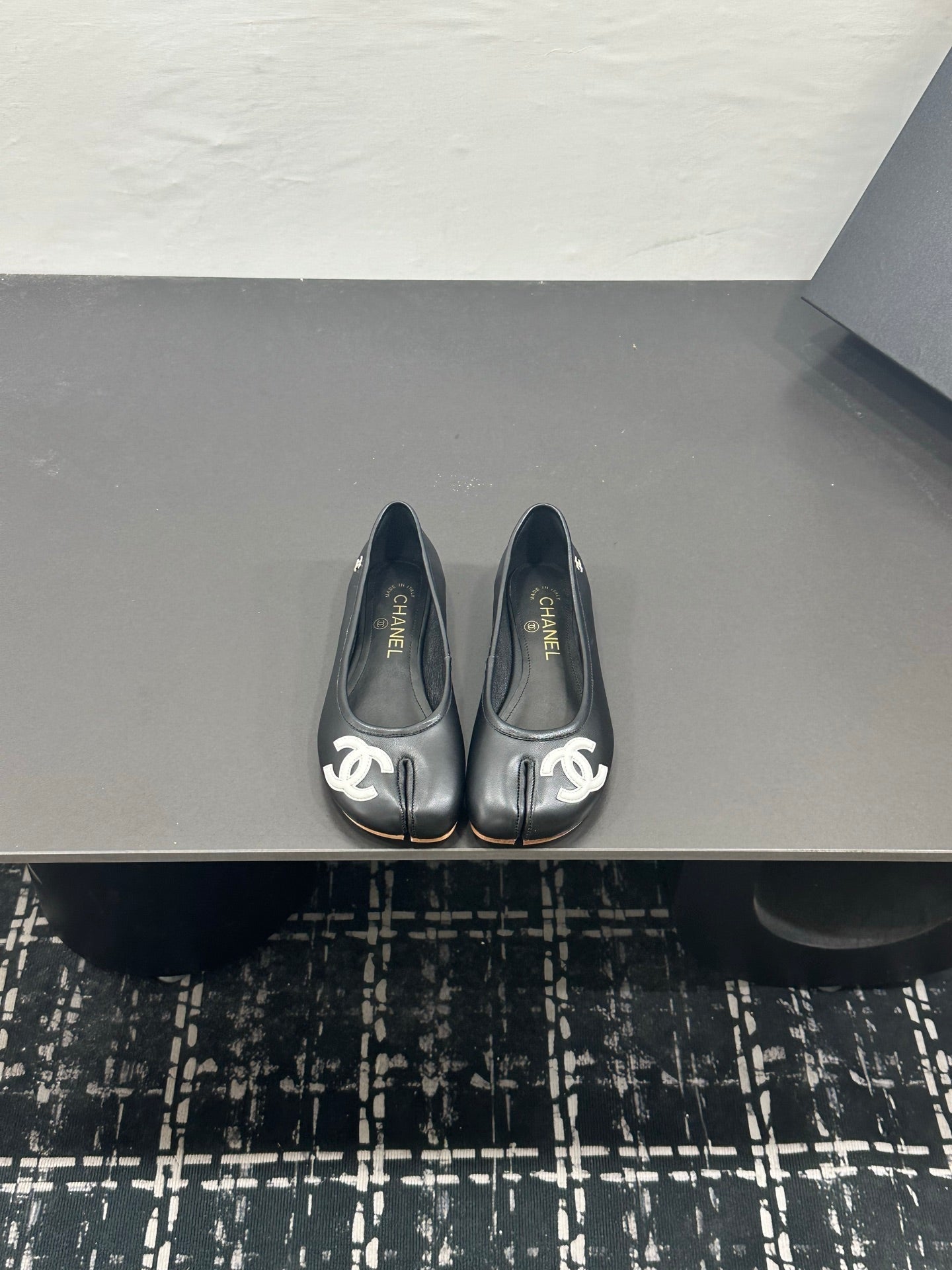 Chanel 2026 Ballet Flats Leather Sheepskin 832540