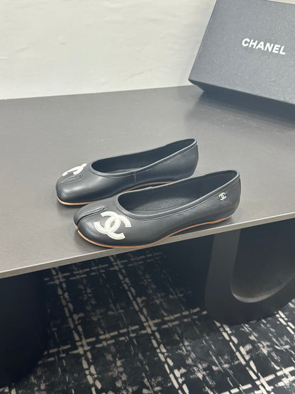 Chanel 2026 Ballet Flats Leather Sheepskin 832540