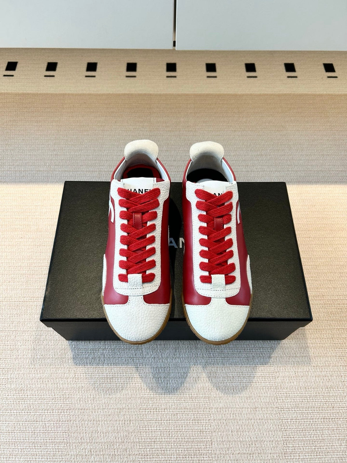 CC 26s Trainers White Red Calfskin & Suede 618695