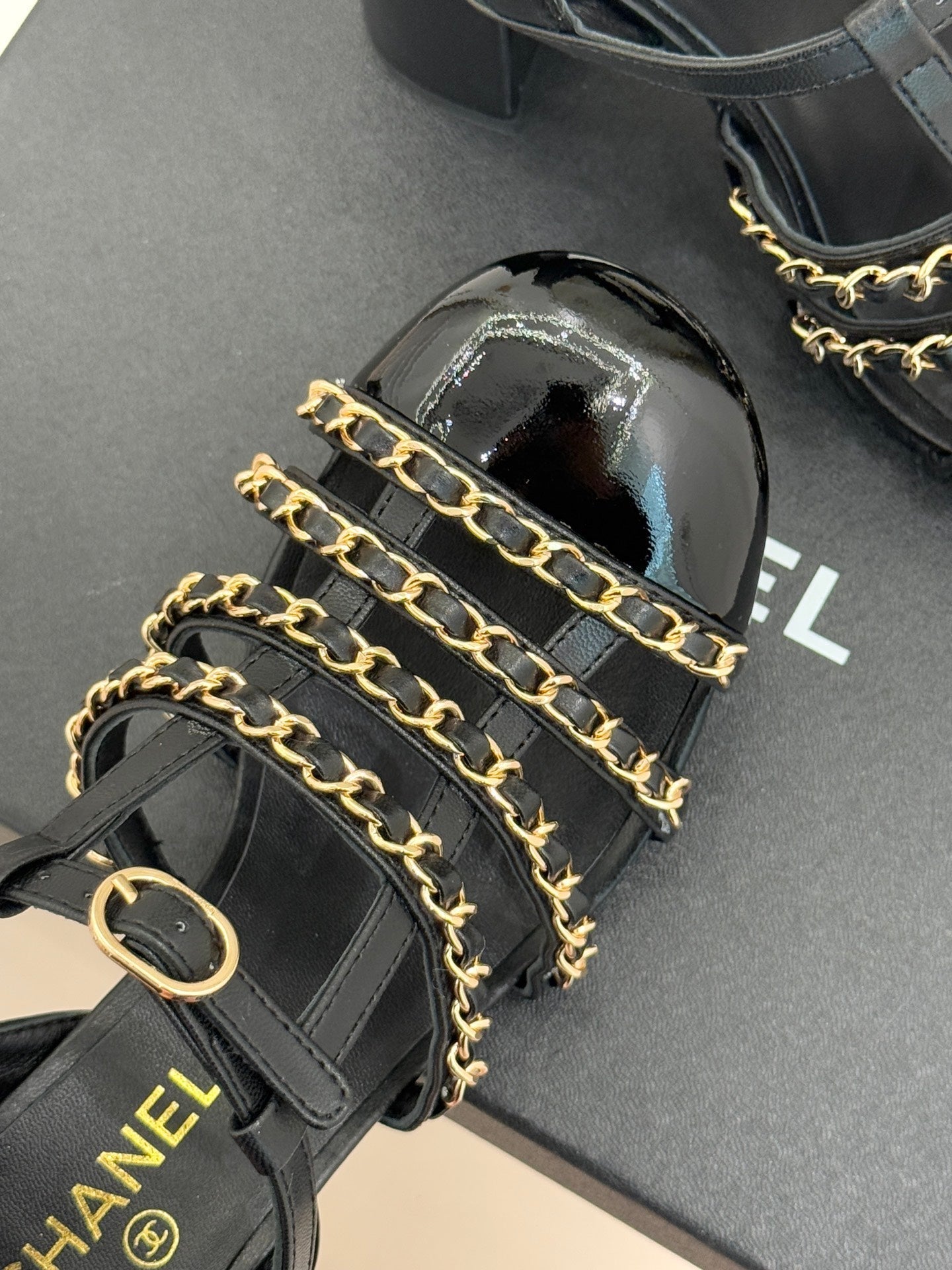 CC 26 Slingback Black Glossy Sheepskin & Calfskin 609980