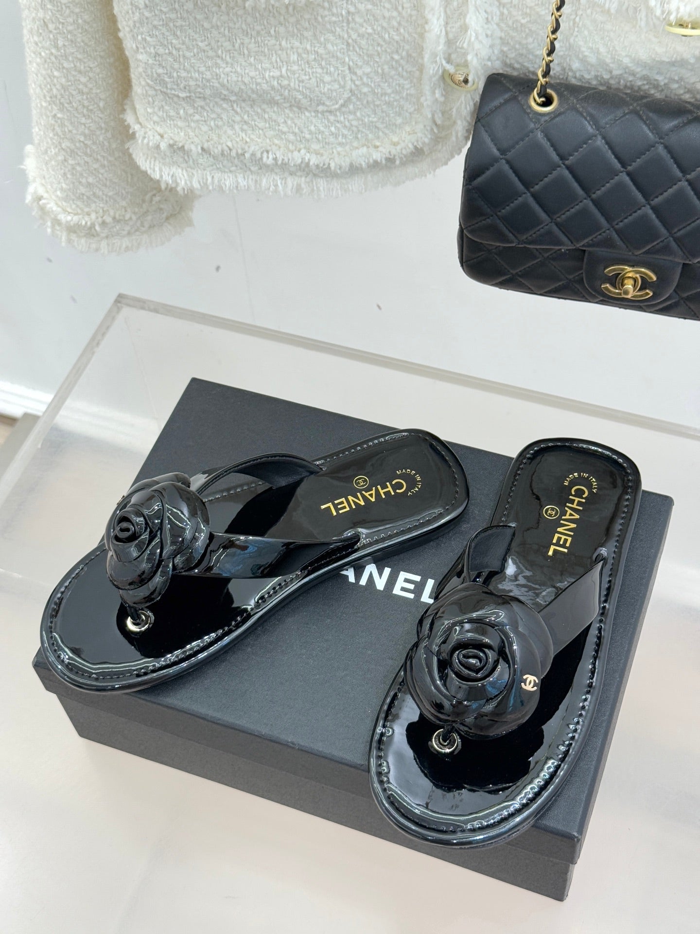 CC 26 Camellia Thong Sandal Black Patent Leather 609993