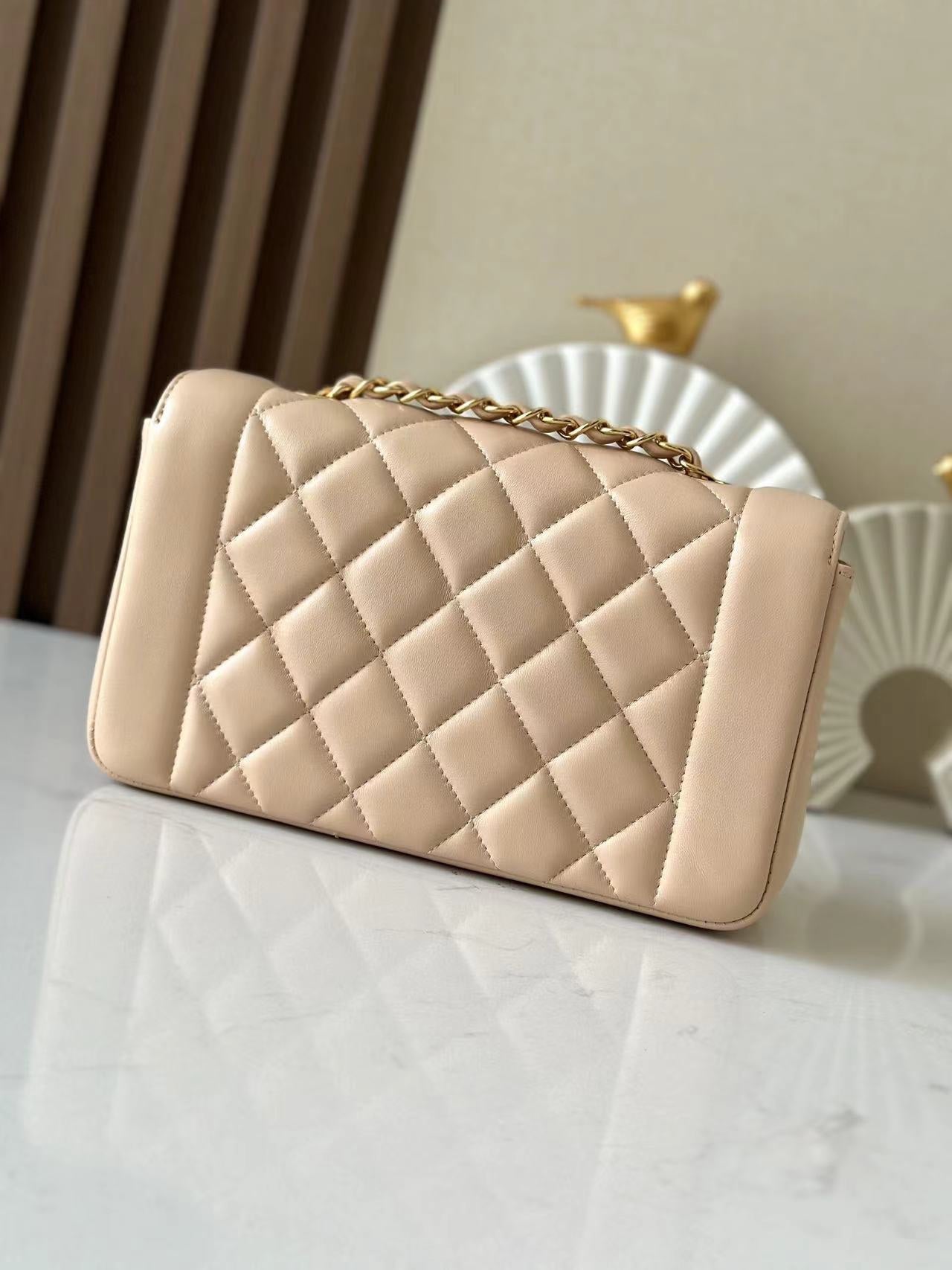 Chanel 2026 Diana Shoulder Bag 22.5cm Beige Lambskin