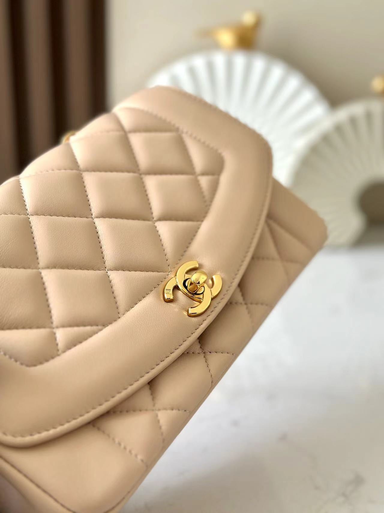 Chanel 2026 Diana Shoulder Bag 22.5cm Beige Lambskin