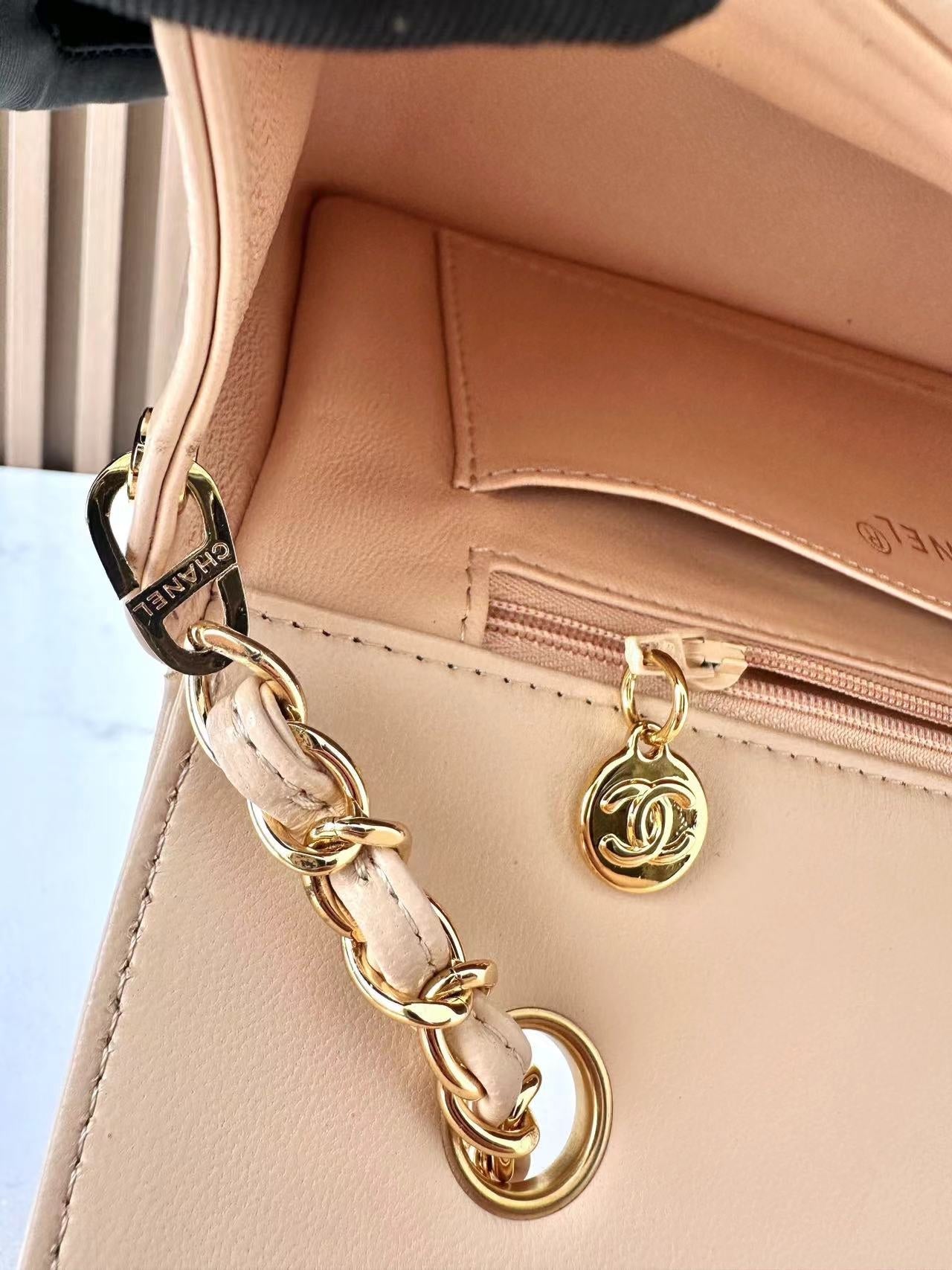Chanel 2026 Diana Shoulder Bag 22.5cm Beige Lambskin