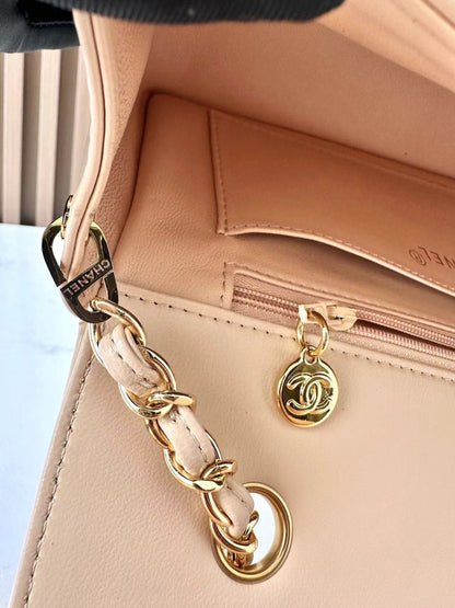 Chanel 2026 Diana Shoulder Bag 22.5cm Beige Lambskin