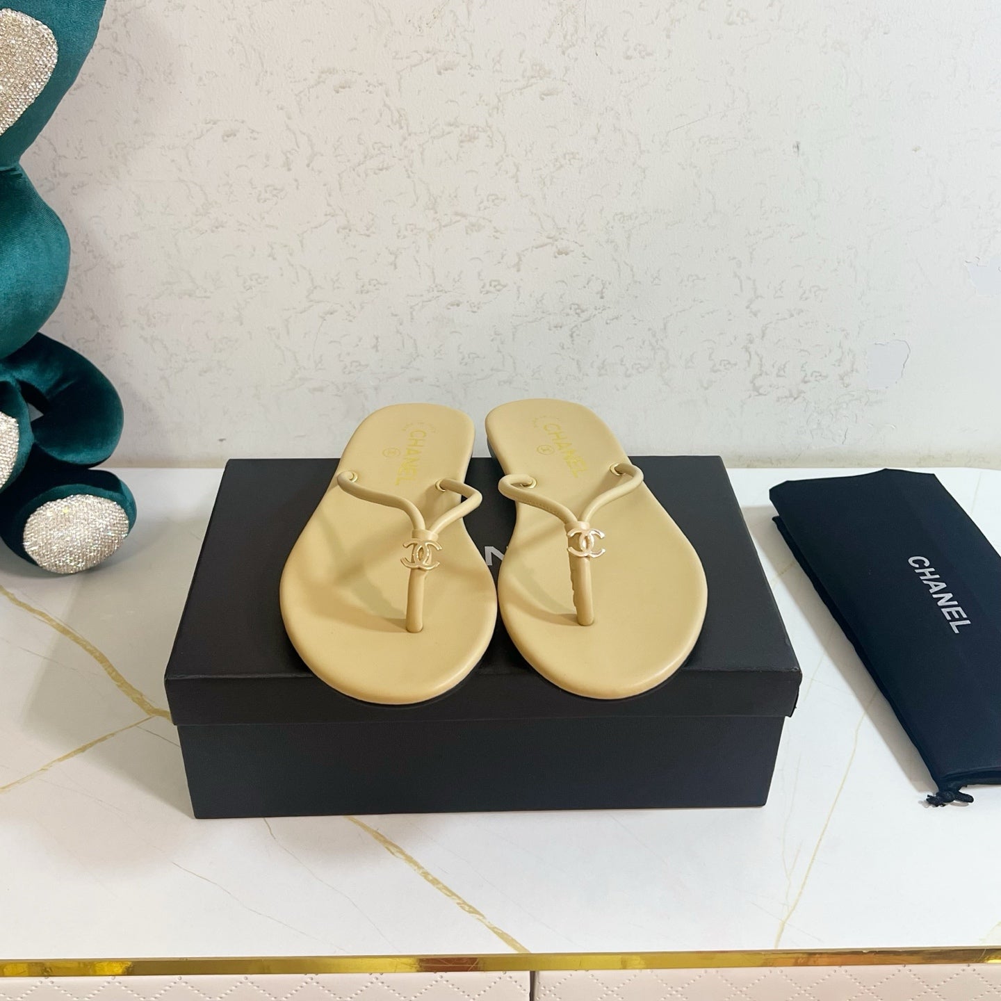 Chanel 2026 Flip-Flops With Gold Hardware Lambskin 779516