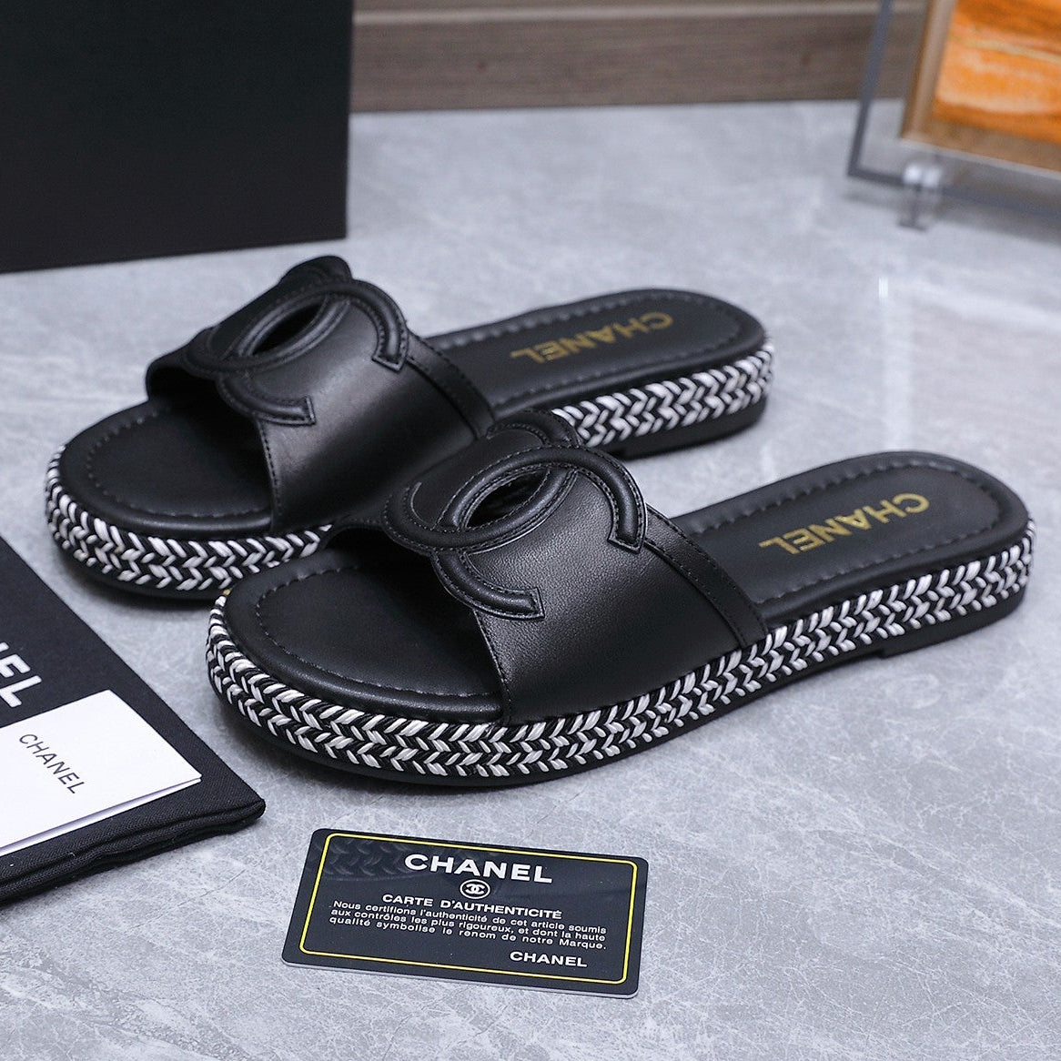 Chanel 2026 Slippers Black Sheepskin 758402