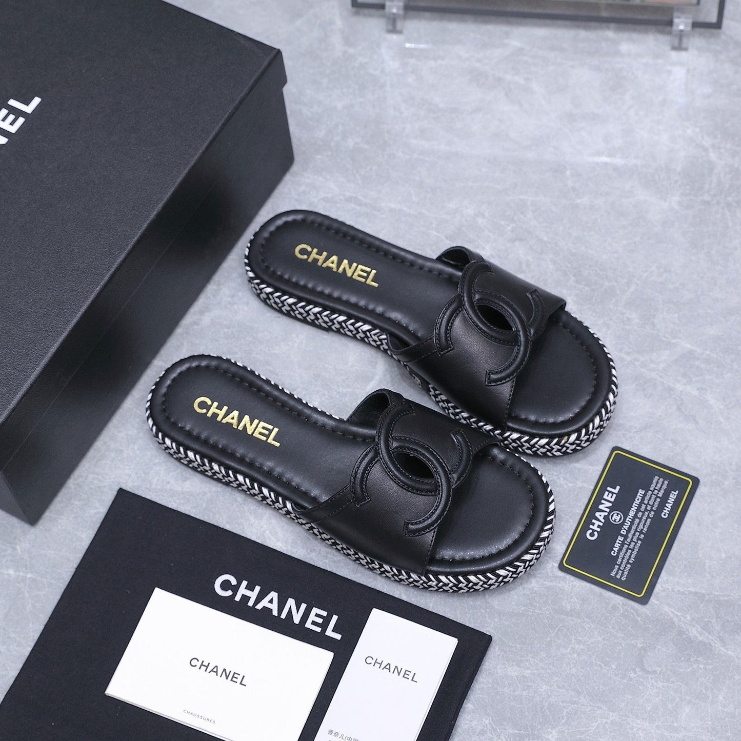 Chanel 2026 Slippers Black Sheepskin 758402