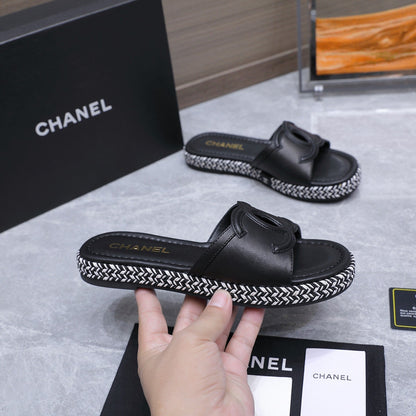 Chanel 2026 Slippers Black Sheepskin 758402