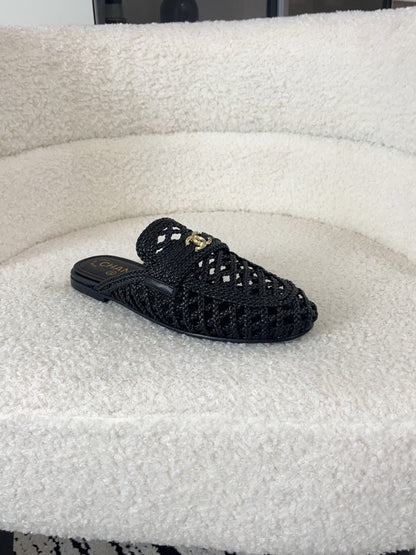 Chanel 2026 Crochet Mules Gold CC Logo Accent Sheepskin 778468