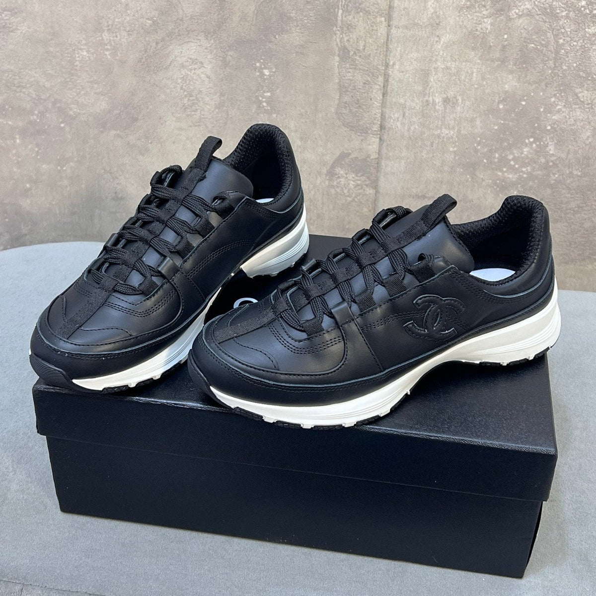 CC 26s Runner CC Logo Sneakers Black Calfskin