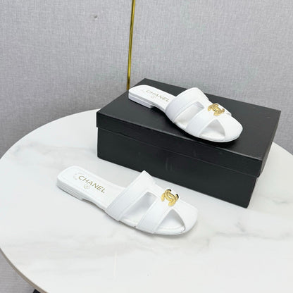 Chanel 2026 Double C Cutout Slipper Sheepskin 904592