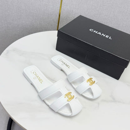 Chanel 2026 Double C Cutout Slipper Sheepskin 904592