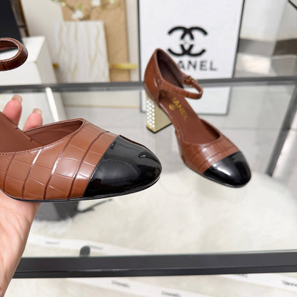 CC 26s Sandals 80 Brown Black Cowhide Patent Leather 183563