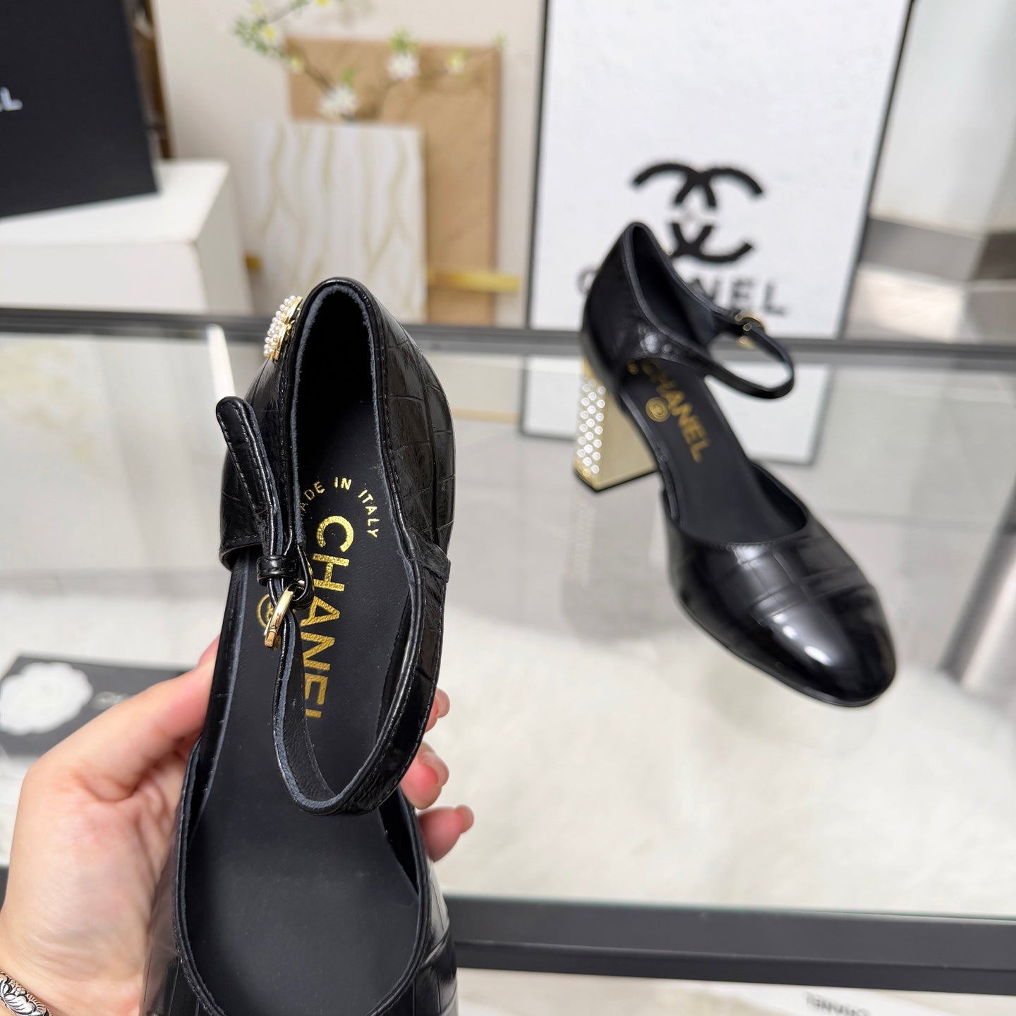 CC 26s Sandals 80 Black Cowhide Patent Leather 183567
