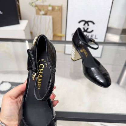 CC 26s Sandals 80 Black Cowhide Patent Leather 183567