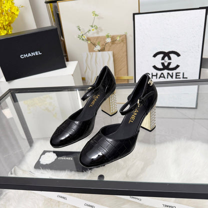 CC 26s Sandals 80 Black Cowhide Patent Leather 183567