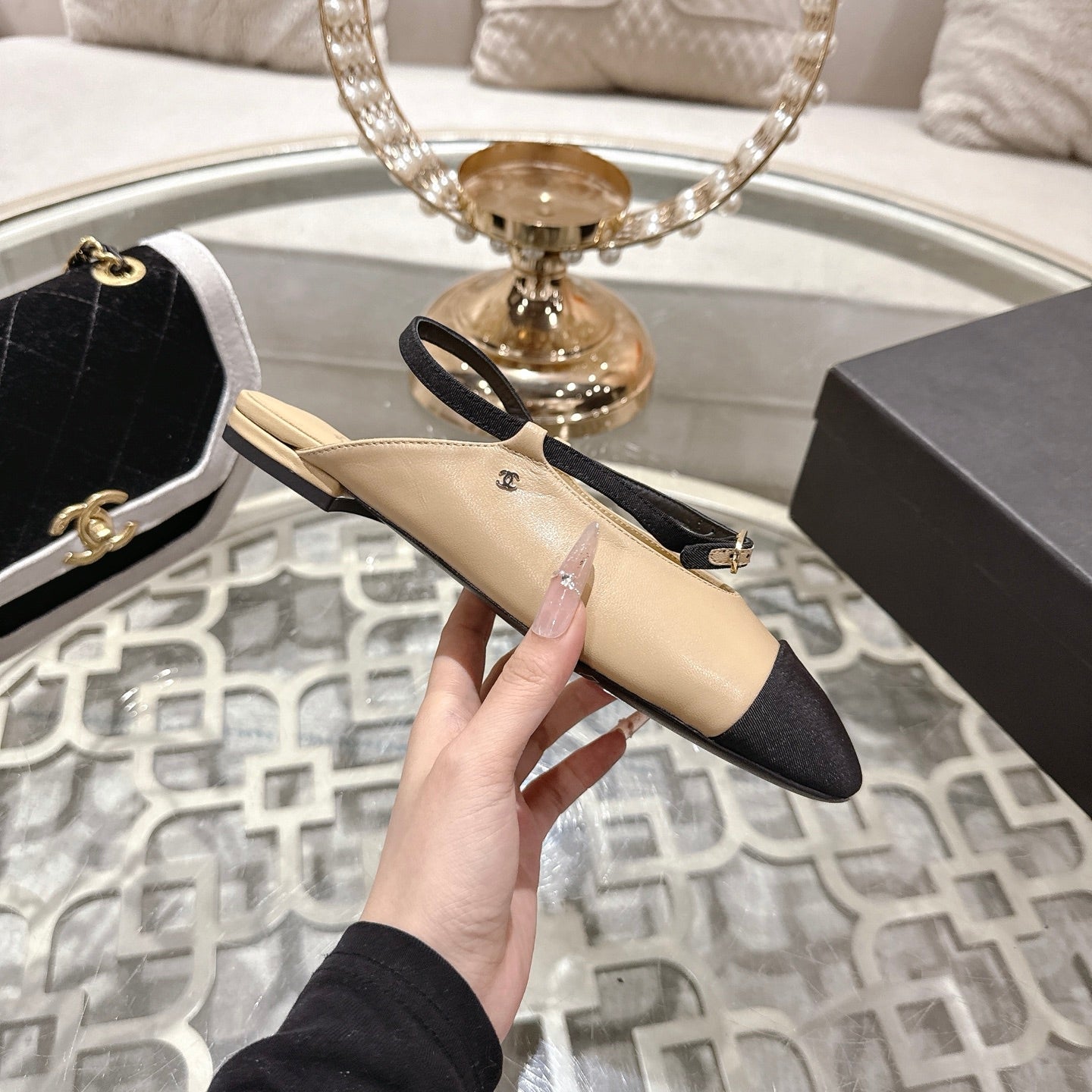 CC 26s Mary Jane Beige Black Sheepskin 627038