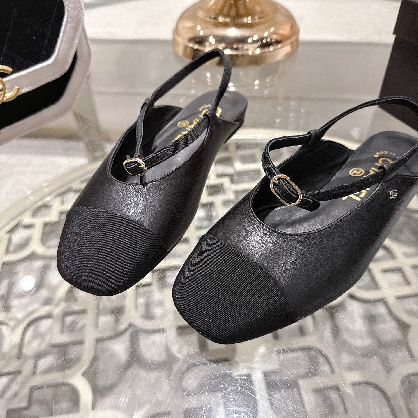 CC 26s Mary Jane Black Sheepskin 627040