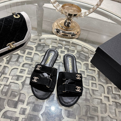 CC 26s Buckle Sandals Black Suede Sheepskin 627079