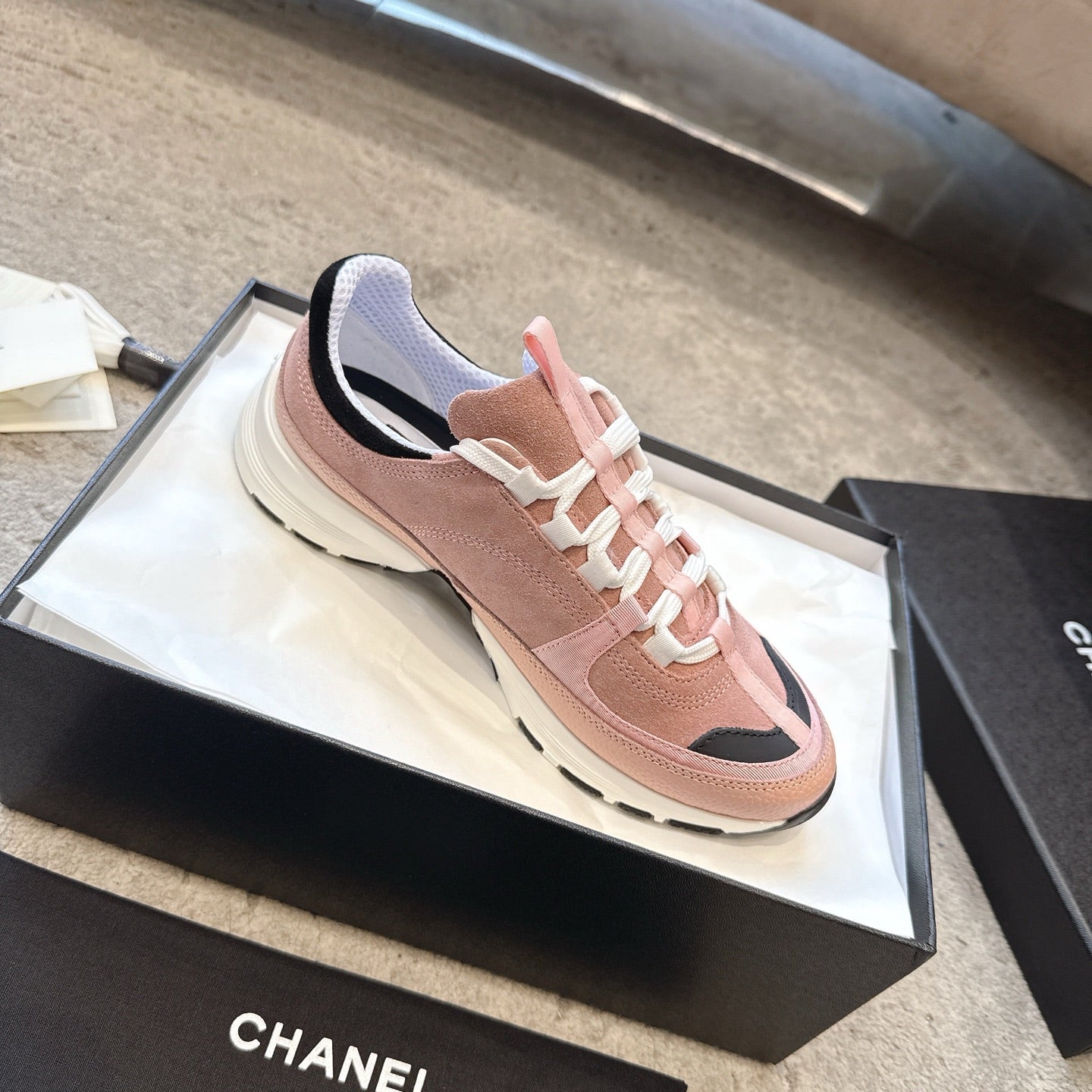 CC 26s Sneaker Light Peach Suede 647436