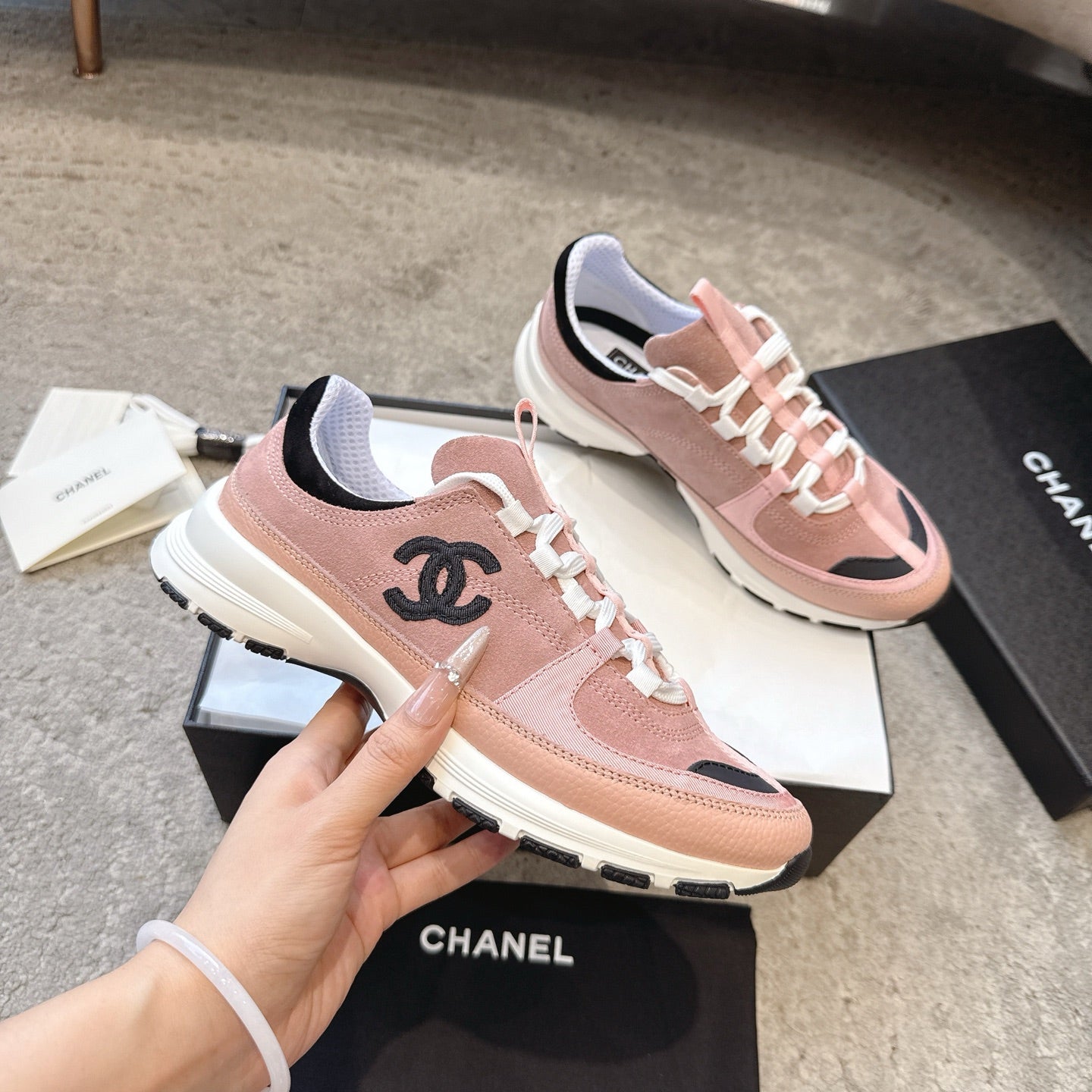 CC 26s Sneaker Light Peach Suede 647436