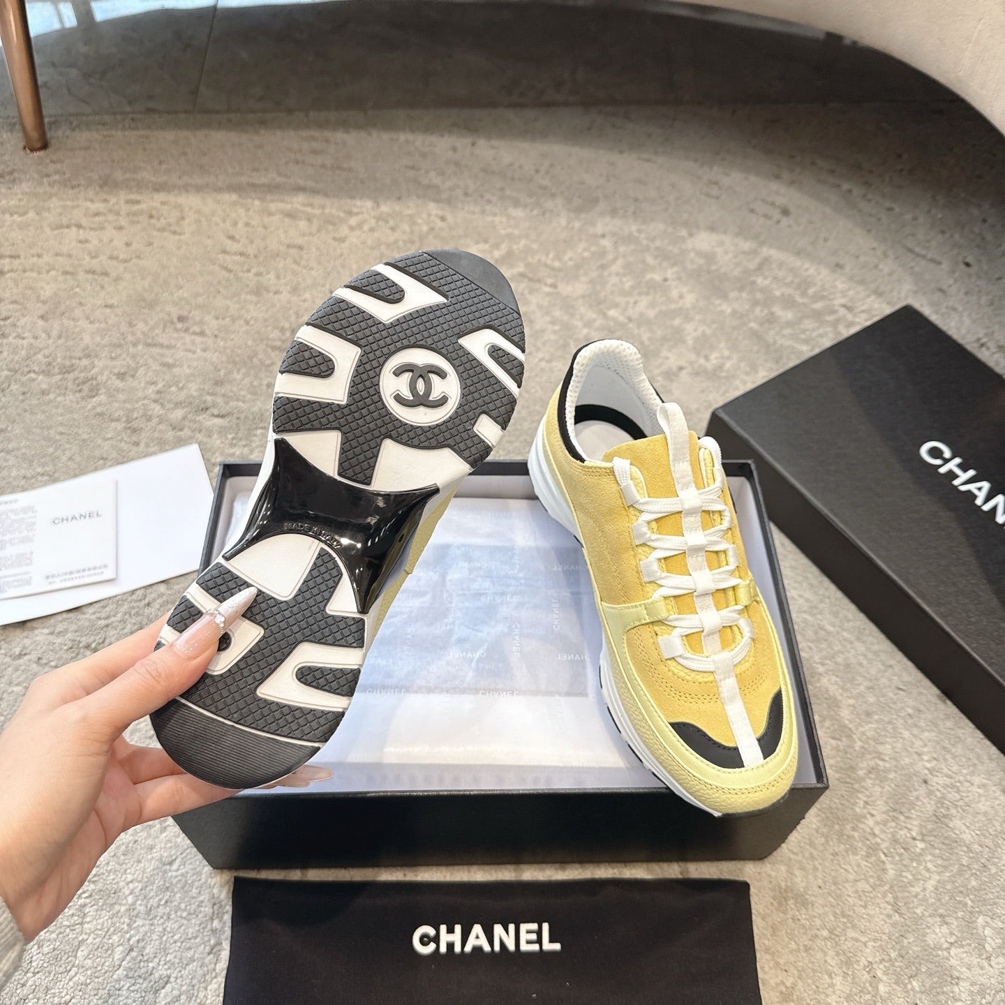 CC 26s Sneaker Yellow Suede 647433
