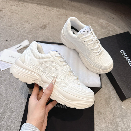 CC 26s Casual Sneakers White Fabric 647453